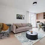 Lejlighed Kotzebue - Sleek & Moody, Dark & Black Tallinn