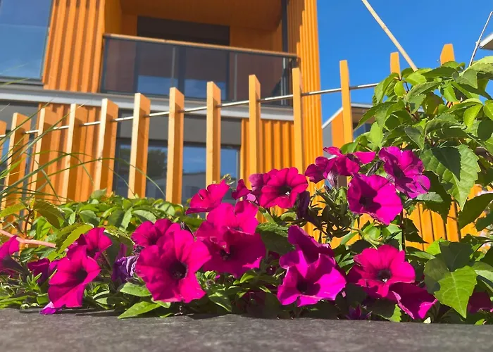 Lejlighed Kotzebue - Sleek & Moody, Dark & Black