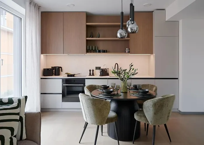 Kotzebue - Sleek & Moody, Dark & Black Apartmán