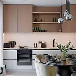 Apartment Kotzebue - Sleek & Moody, Dark & Black